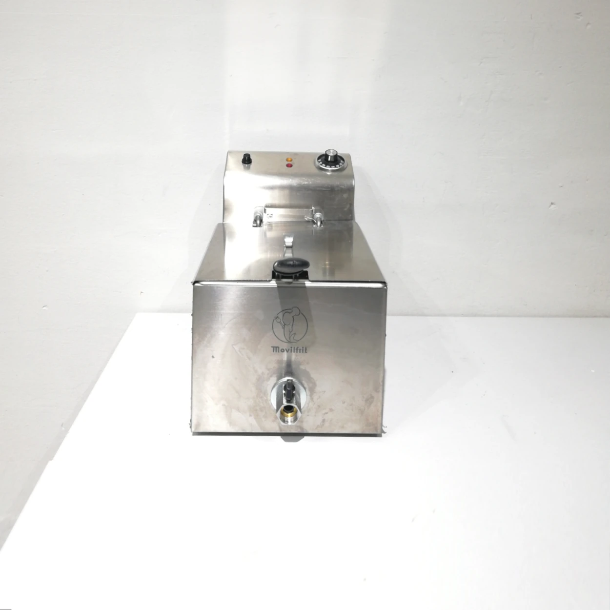 Fregidora elèctrica MOVILFRIT FA-8 capacitat de 8 litres procedent d'una empresa en tancament