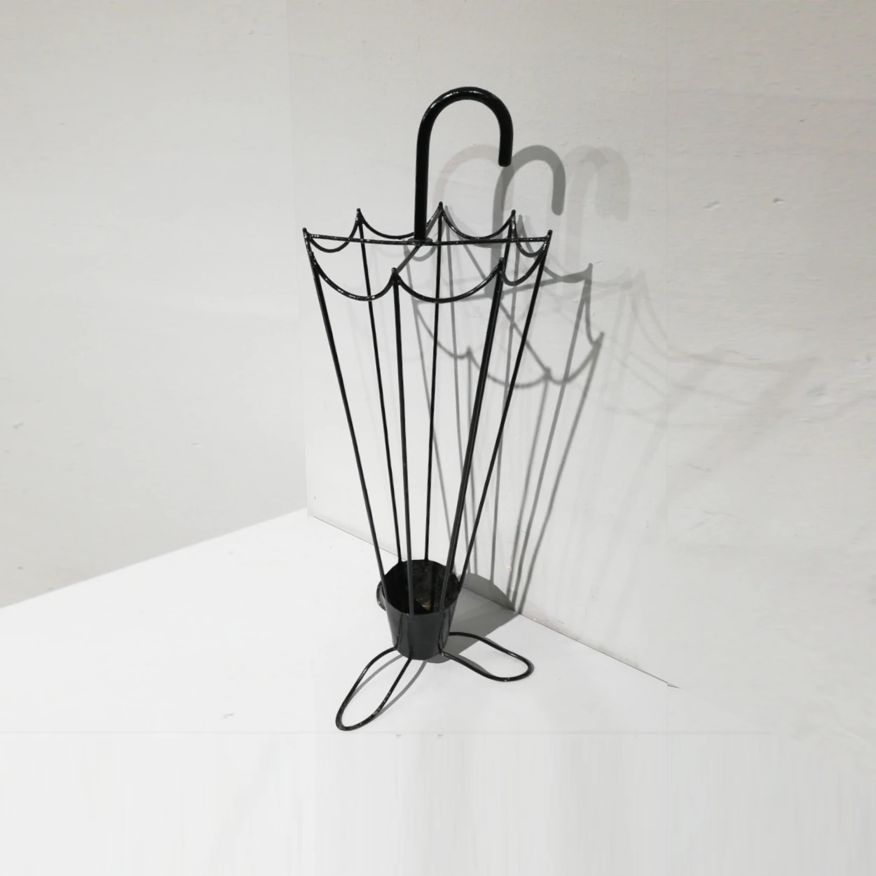 Paraigüer rústic fet de ferro de 27x28x82cm, perfecte per a ús domèstic, decoratiu…