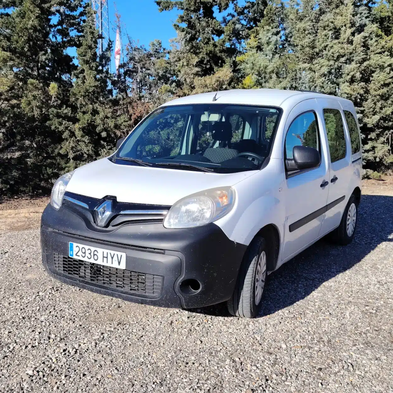 Furgoneta RENAULT KANGOO 2014 de segona mà en venda a cabauoportunitats.com