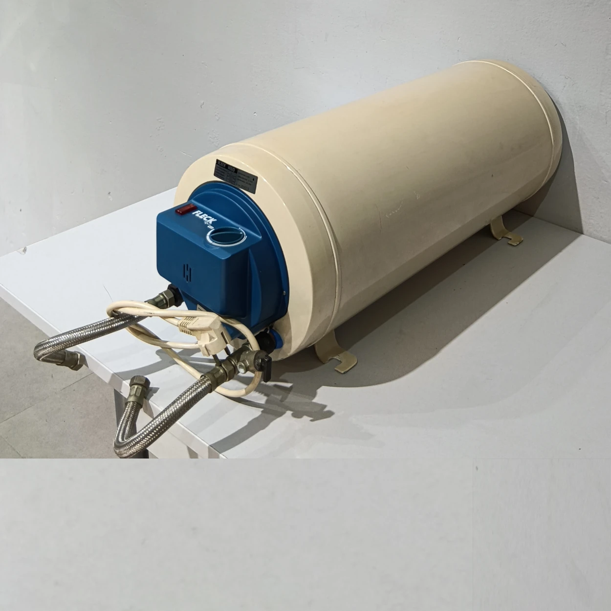 Termo aigua calenta FLECK 25L de 25 litres d'ocasió perfecte per a ús domèstic